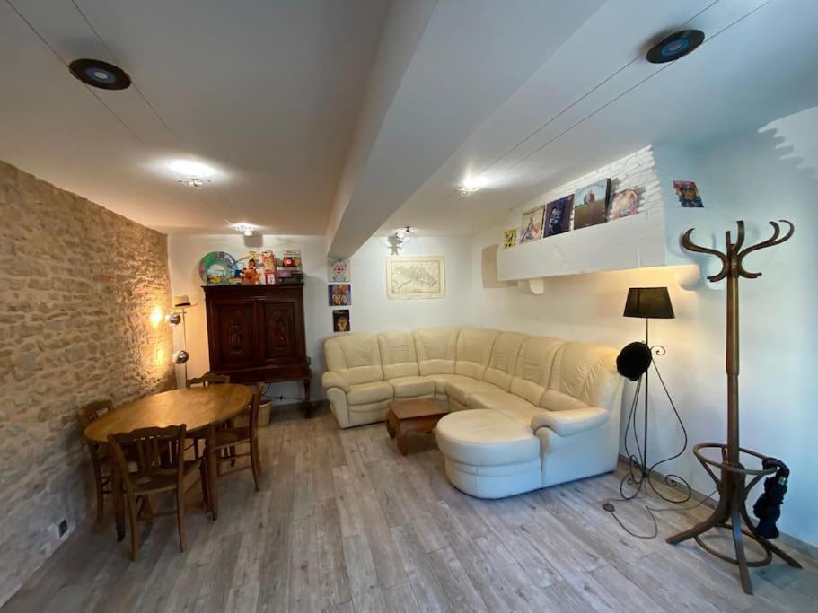 Au Lavoir Vinzelles Dış mekan fotoğraf